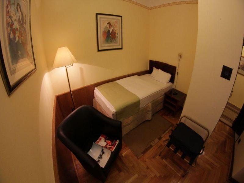 Hotel Metro Budapest Esterno foto
