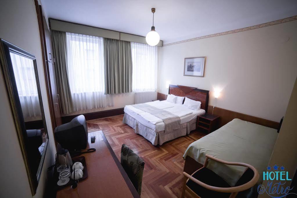 Hotel Metro Budapest Esterno foto