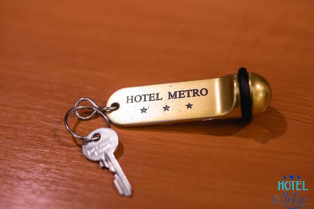 Hotel Metro Budapest Esterno foto